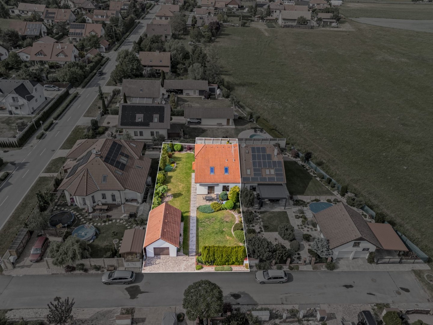 Prostorný rodinný dům (184 m²) se zahradou a garáží v obci Býšť — foto 16