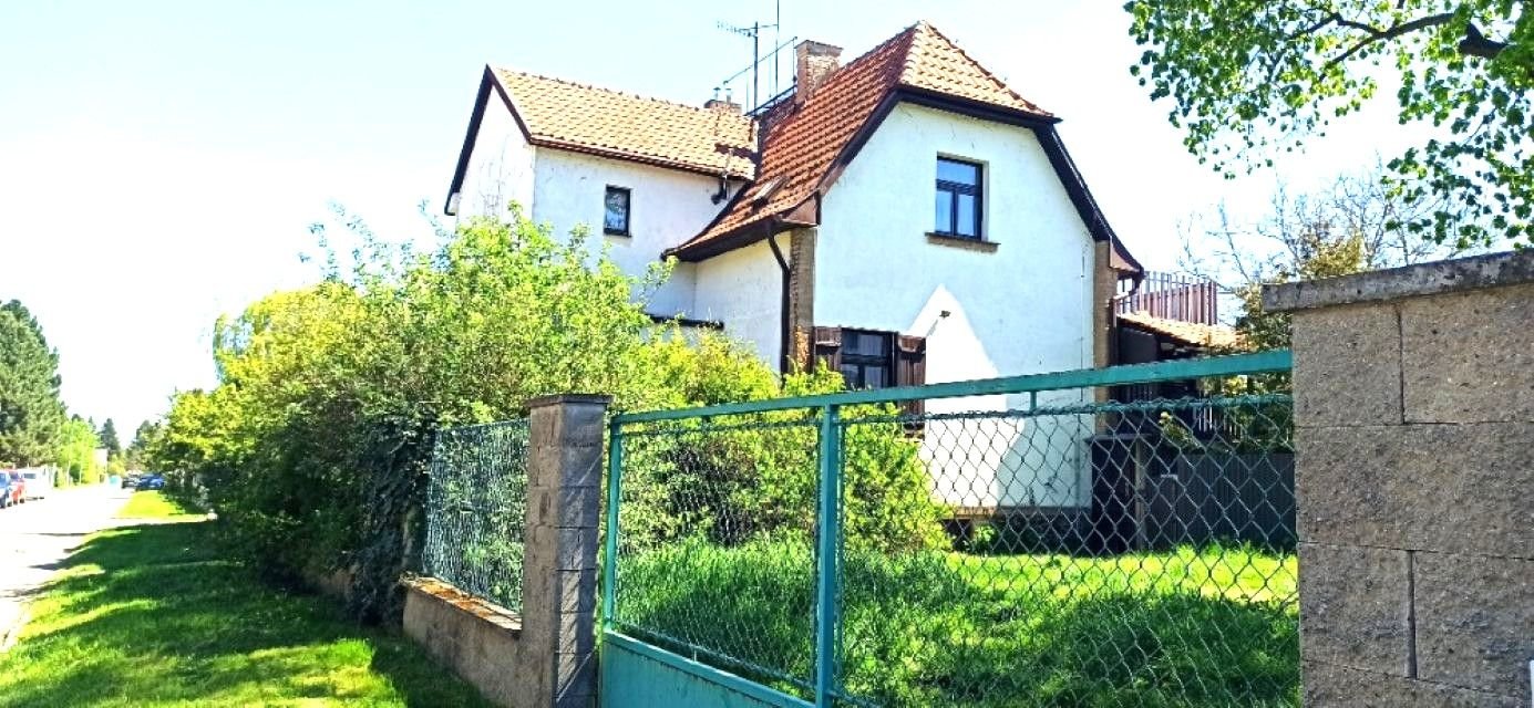 PROSTORNÁ VILA 240 m² NA EXKLUZIVNÍM POZEMKU PRAHA 4 – KUNRATICE  — foto 2