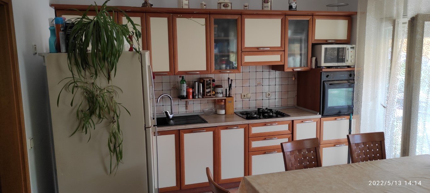 Rovinj – Zařízený dvojbyt 76 m² + 2 garáže (23 m²) – K PRODEJI MAJITELEM (0% AGENTURNÍ PROVIZE) — foto 4