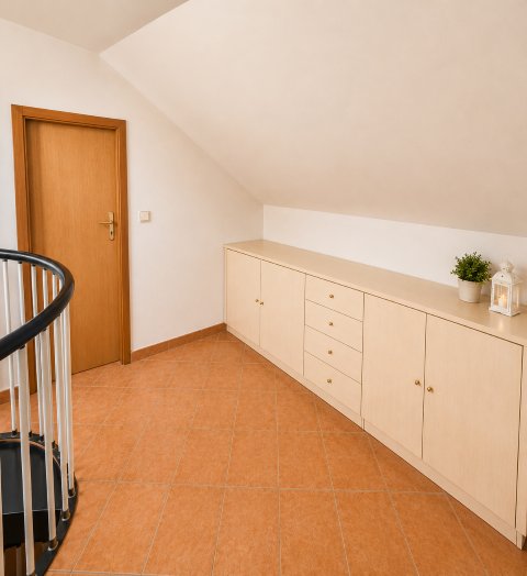 Rovinj – Zařízený dvojbyt 76 m² + 2 garáže (23 m²) – K PRODEJI MAJITELEM (0% AGENTURNÍ PROVIZE) — foto 11