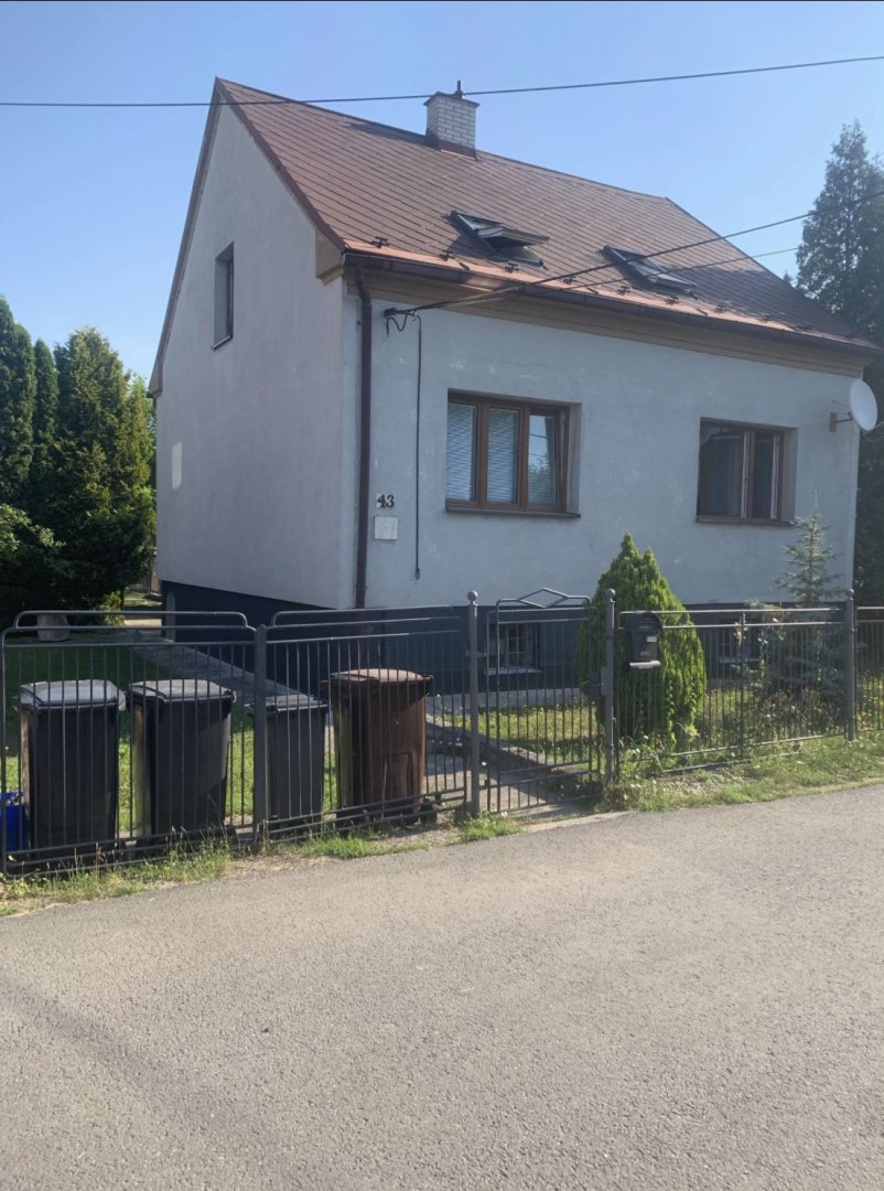 Rodinný dům po rekonstrukci 140 m2 — foto 1