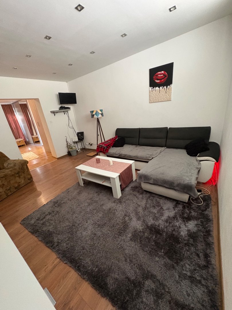 Na predaj priestranný 5-izbový rodinný dom v obci Selice pripravený stať sa vaším novým domovom — foto 6