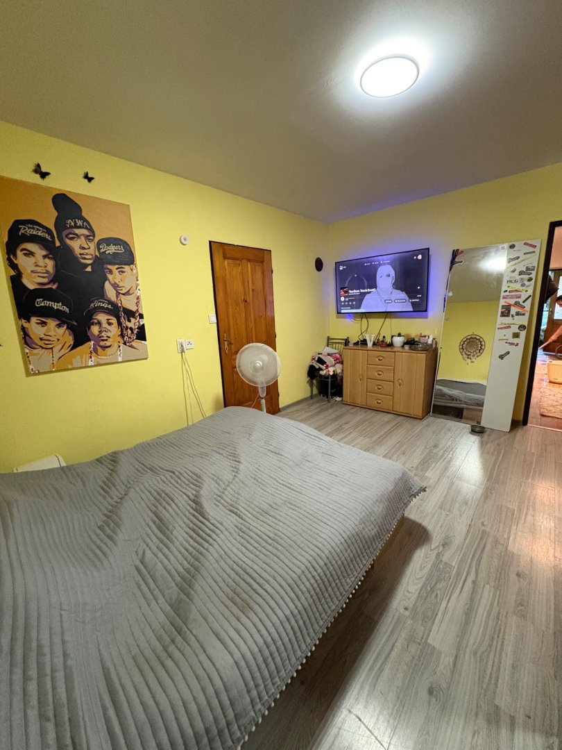 Na predaj priestranný 5-izbový rodinný dom v obci Selice pripravený stať sa vaším novým domovom — foto 8
