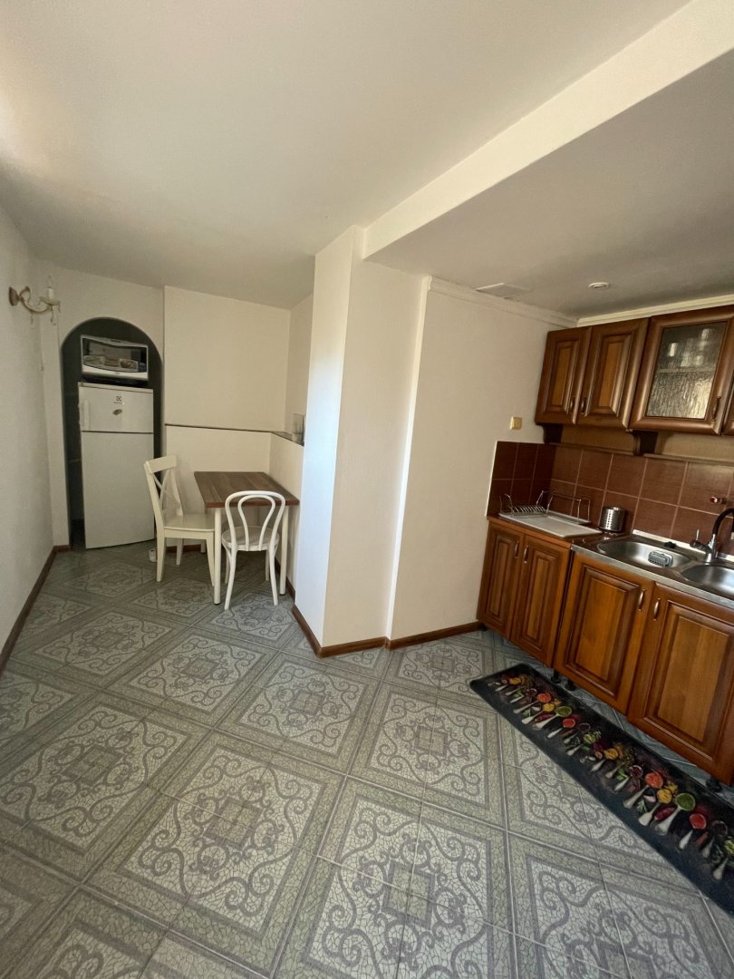2-izbový byt v rodinnom dome v Lamači s vlastným PARKOVANÍM a predzáhradkou — foto 15