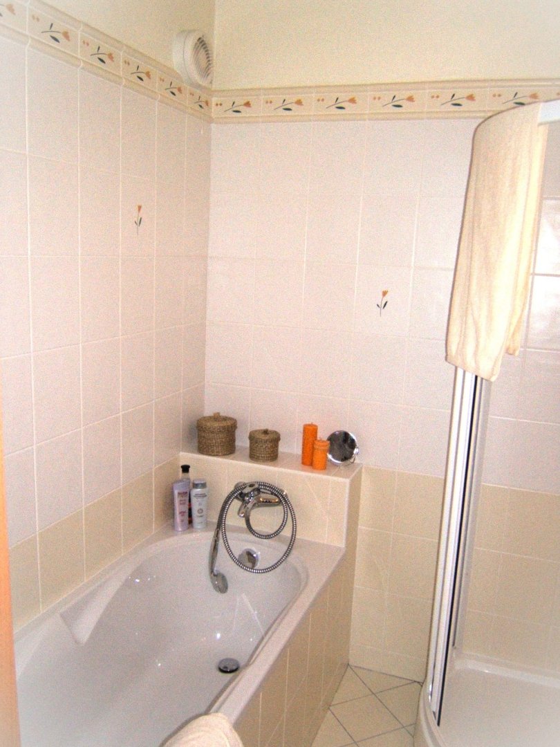Svetlý, kompletne zariadený 3i byt s nádherným výhľadom – Žilina, Hájik — foto 8