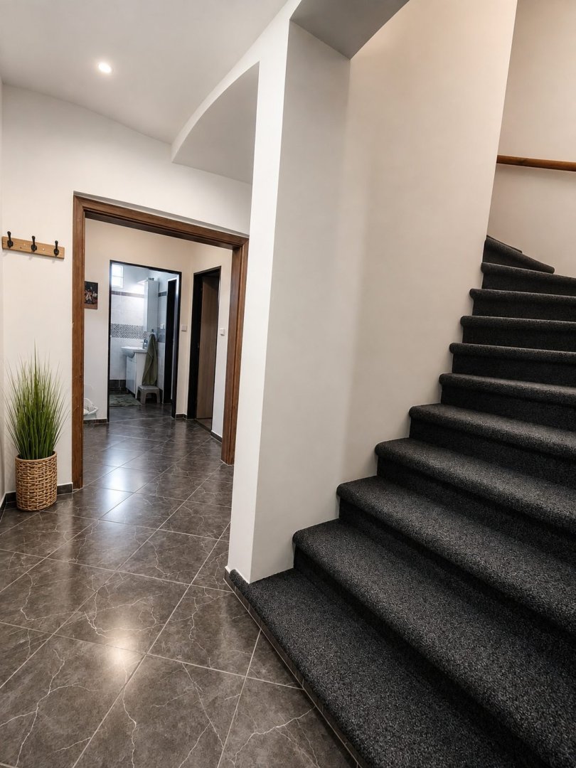 Prodej vícegeneračního domu, 242m2, sklep, 2 patra +podkroví — foto 10
