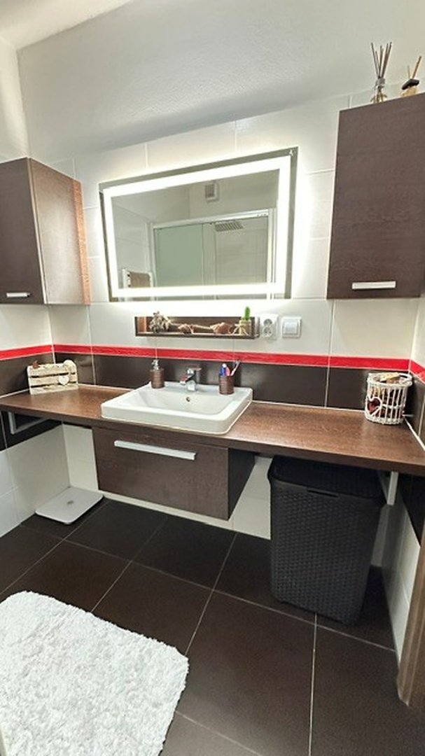 Nadstandardní 3+kk 79,9 m² s terasou 19 m², parkováním s sklepem – Slavonín — foto 6