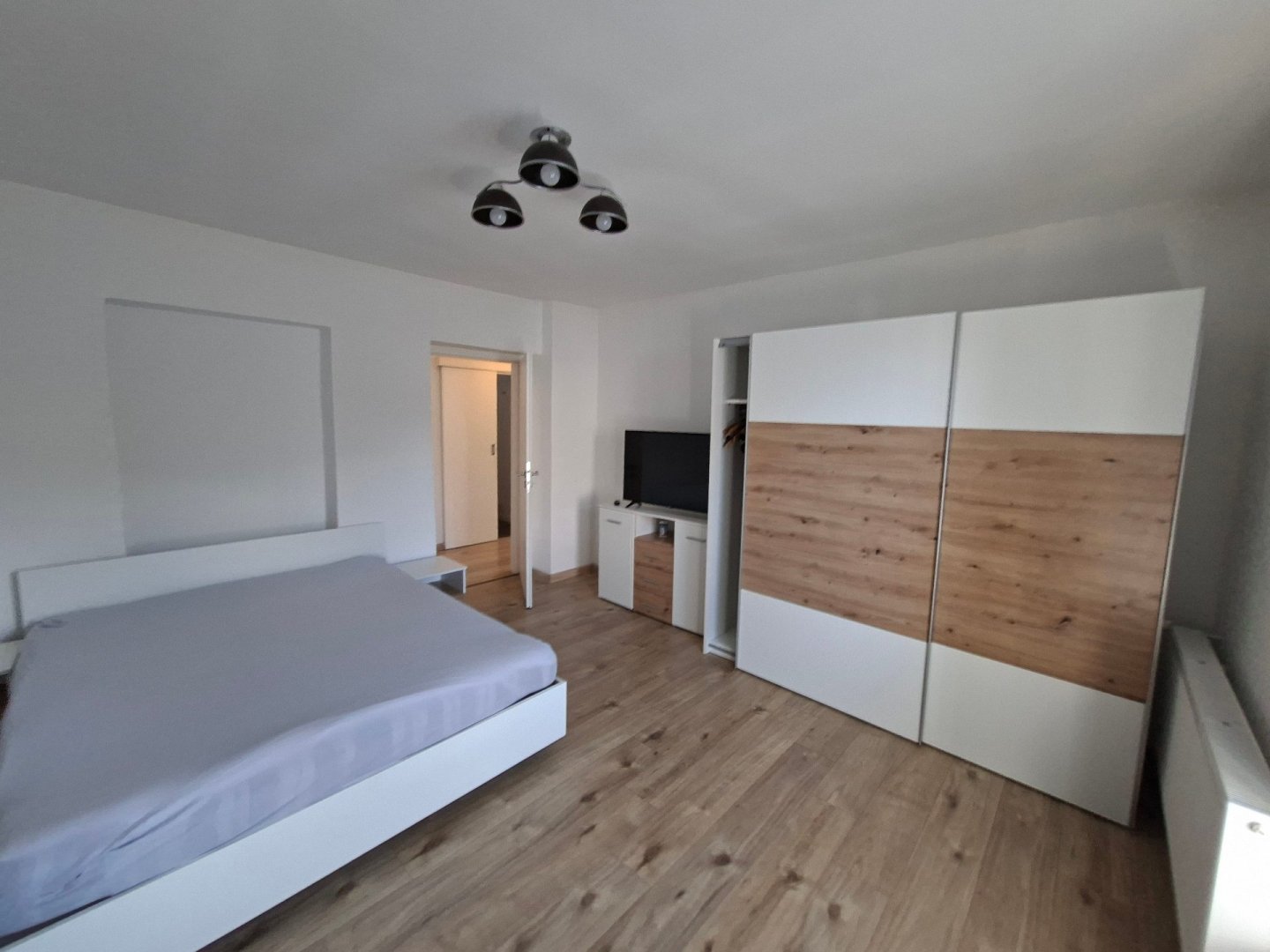 Malá Praha - NADŠTANDARDNÝ 3-IZBOVÝ BYT SO ZÁHRADOU A GARÁŽOU – ŽILINA, HALAŠOVA — foto 15