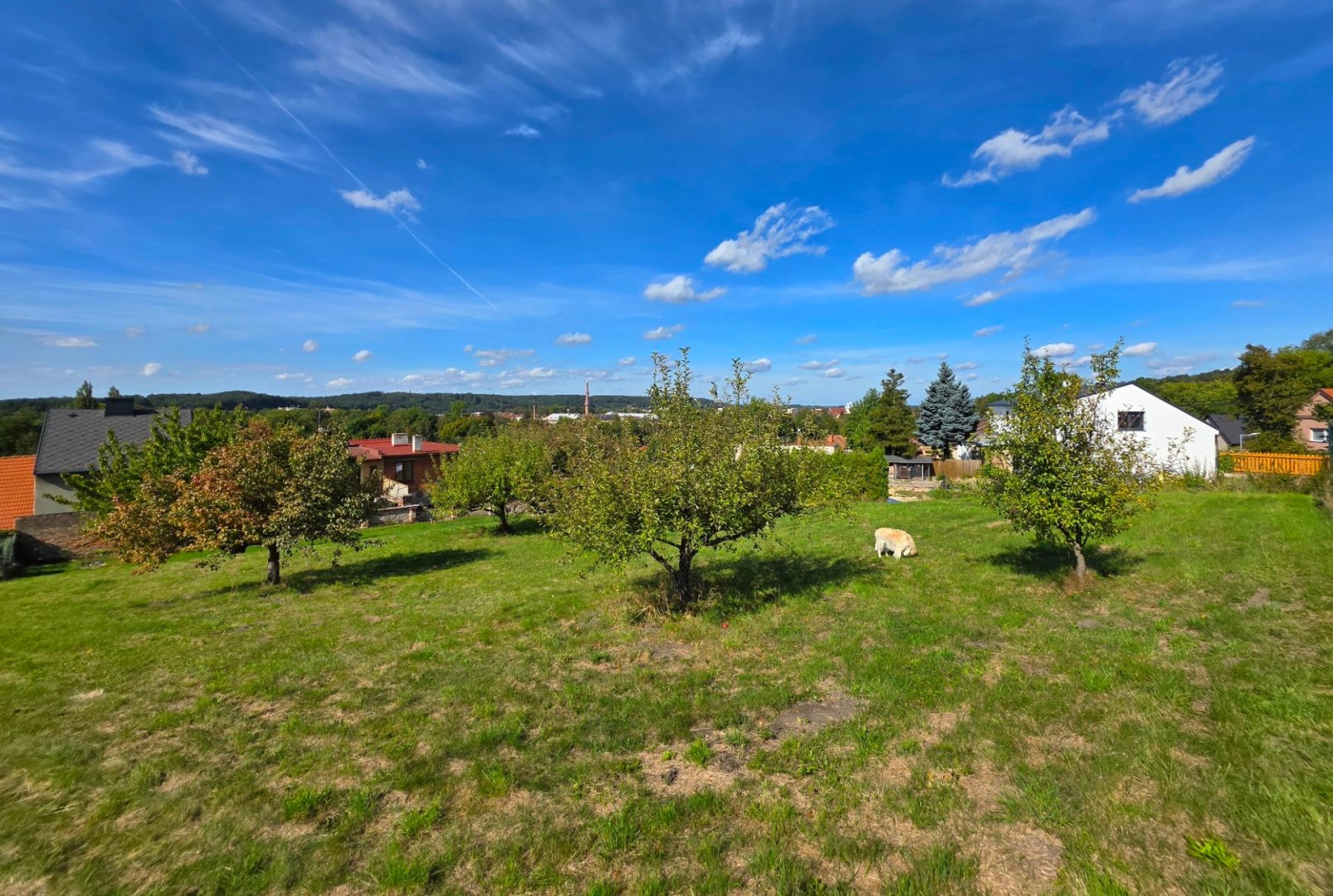 Exkluzivní stavební pozemek (1 200 m²) v srdci Chocně — foto 4