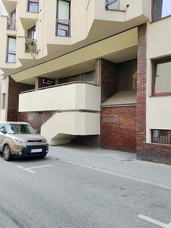 Prenájom kancelárskych priestorov v centre Bratislavy — foto 1