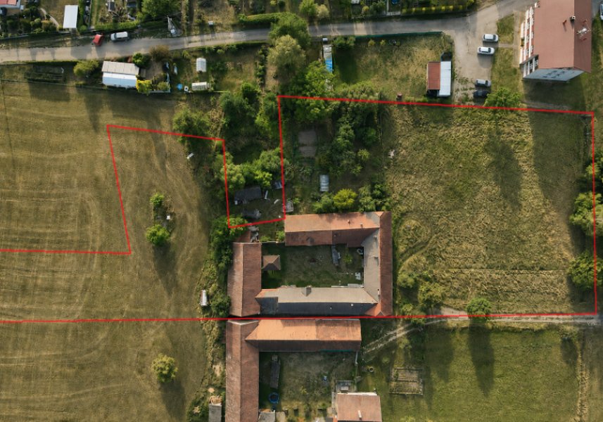 Zemědělská usedlost 8 091 m² součástí 2 811 m² pozemek pro bydlení — foto 2