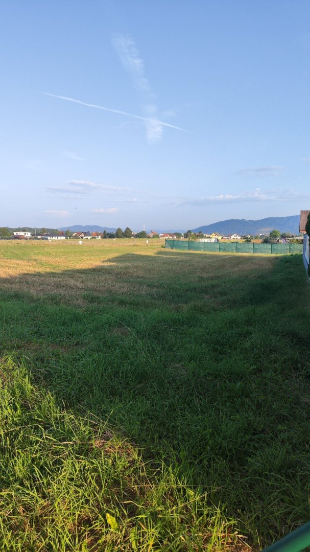 Ponúkam na predaj pozemok vo výmere 794 m2 v obci Mojš — foto 1