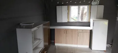 Pronájem dřevěné chatky a části zahrady v Rokycanech