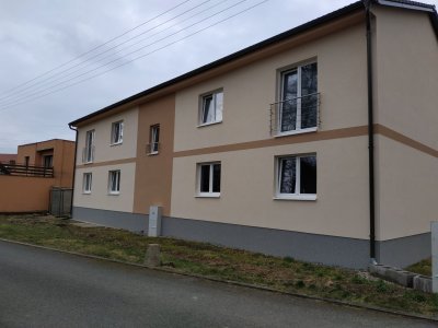 Prostorný, přízemní byt, 2kk 75m2, Chrášťany u Rudné