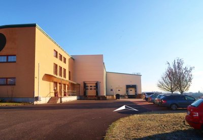 Nájem skladu 732 m2, pro TIR, Exit D5 - ŽEBRÁK