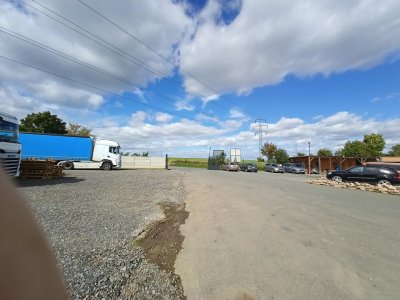 Nájem pozemků až 1000 m2, oploceno, zázemí, u Černošic (PZ)