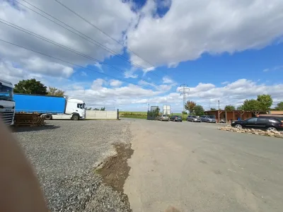 Nájem pozemků až 1000 m2, oploceno, zázemí, u Černošic (PZ)