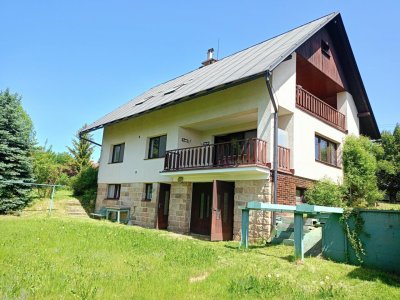 Prostorný dům 6+1 v Zásadě se stavebními pozemky