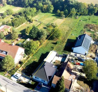stavebný pozemok v intraviláne so stavebným povolením (A) - 602 m2
