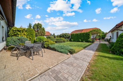 Prostorný rodinný dům (184 m²) se zahradou a garáží v obci Býšť